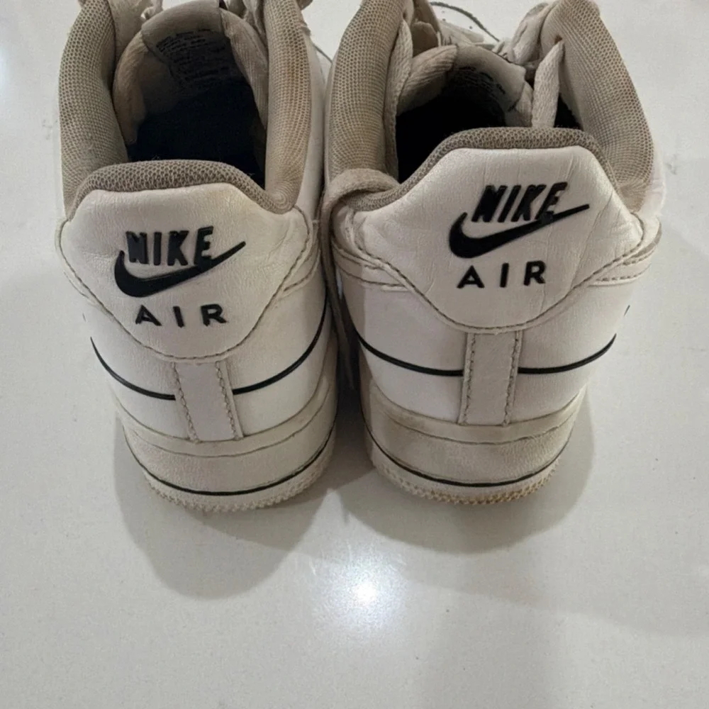 Nike Air Force 1 CJ4092-100 White Leather Unisex Kids Sneaker‎ US 6Y